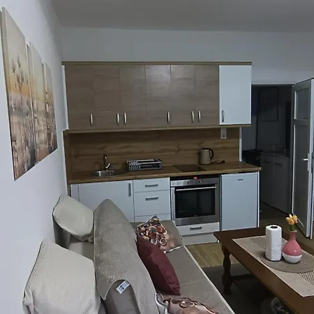 Stan Na Dan I Sprat Appartement Brčko
